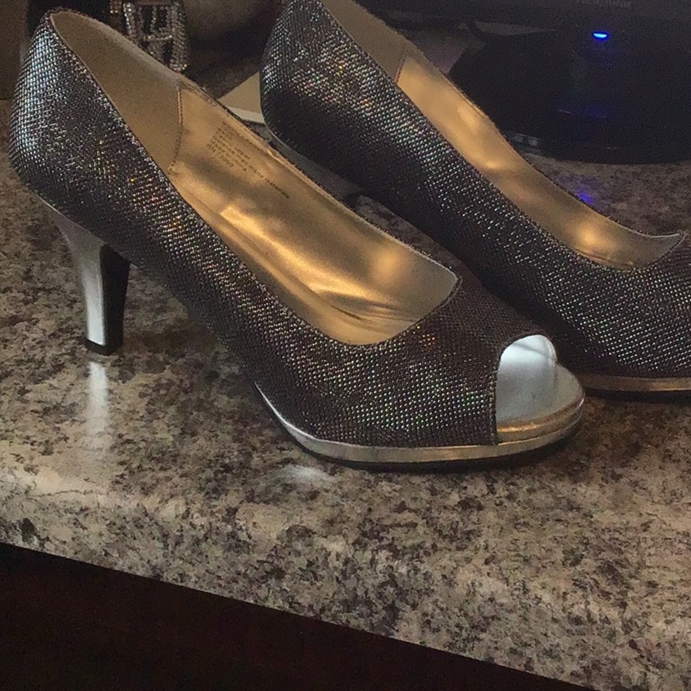 Avenue size 12 sparkly silver high heels